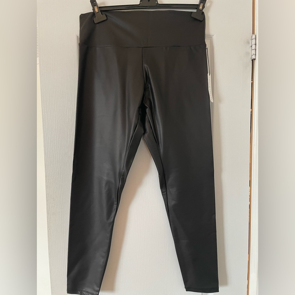 Lost in Layers Oil Slick Leggings - size 1X